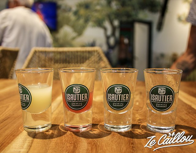 8-visite-saga-du-rhum-reunion-reunion-degustation