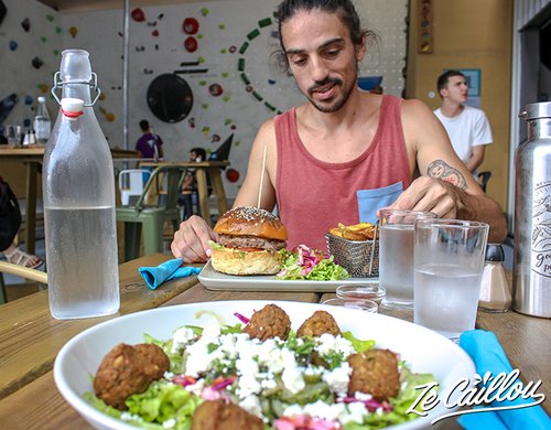 9-escalade-basalte-reunion-resto-burger-salade