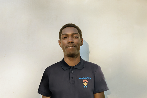 nazir_portrait blanc_polo_erwan